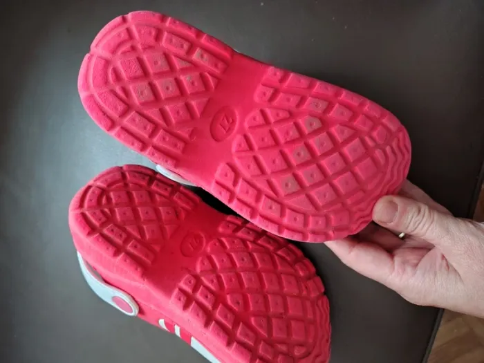 Sabot type crocs cars taille 27 - photo numéro 3