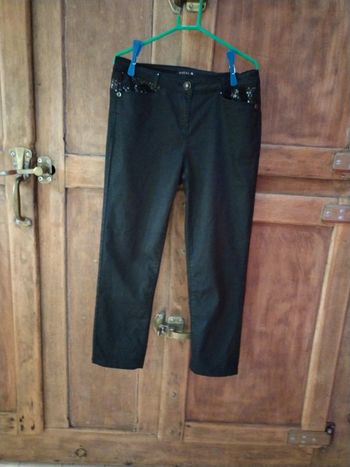 Pantalon noir ( un peu délavé)