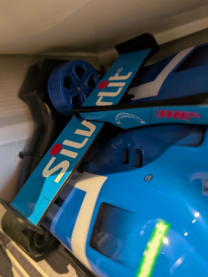 Voiture télécommandée - photo numéro 3