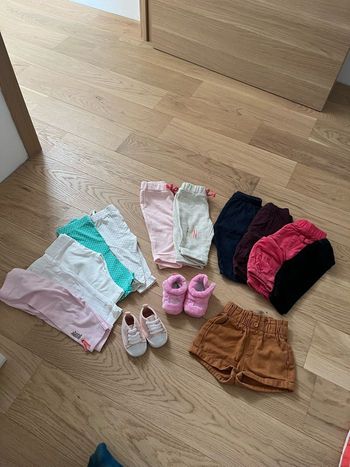 Lot 11 pantalons et 1 short 3 mois