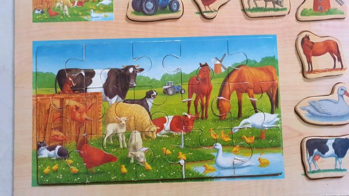 Puzzle en bois pour petits V8 - photo numéro 3