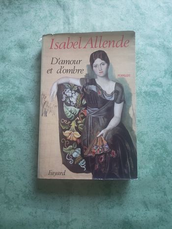 Livre d'amour et d'ombre