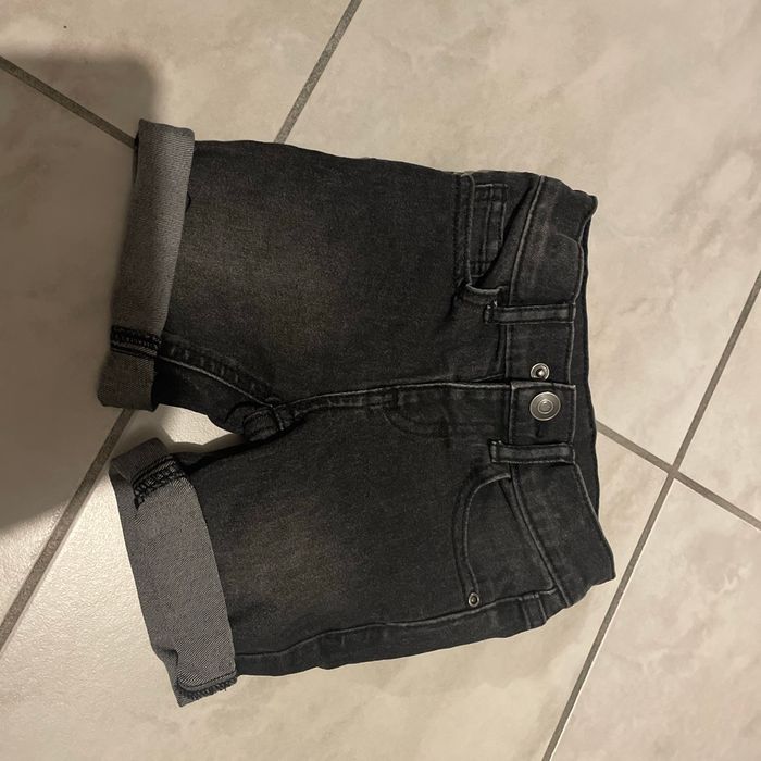 Short 3ans