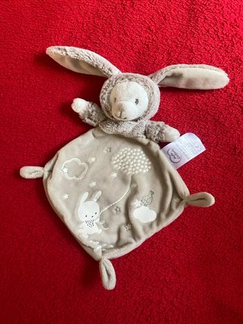 Mots d enfants doudou ours blanc capuche lzpin mouchoir beige marron étoiles pois ronds nuage phosphorescent brille la nuit neuf