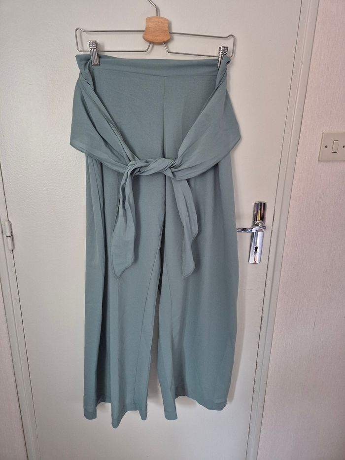 Magnifique pantalon fluide avec ceinture large taille 44