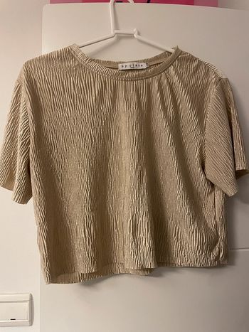 T-shirt plissé et fluide doré