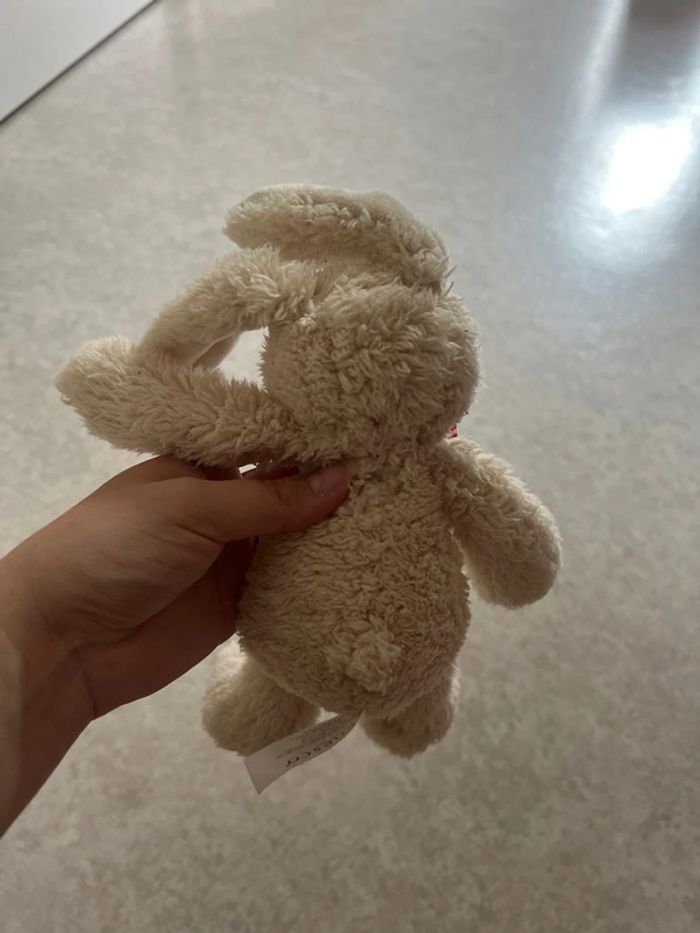 Peluche doudou en forme de lapin - photo numéro 3