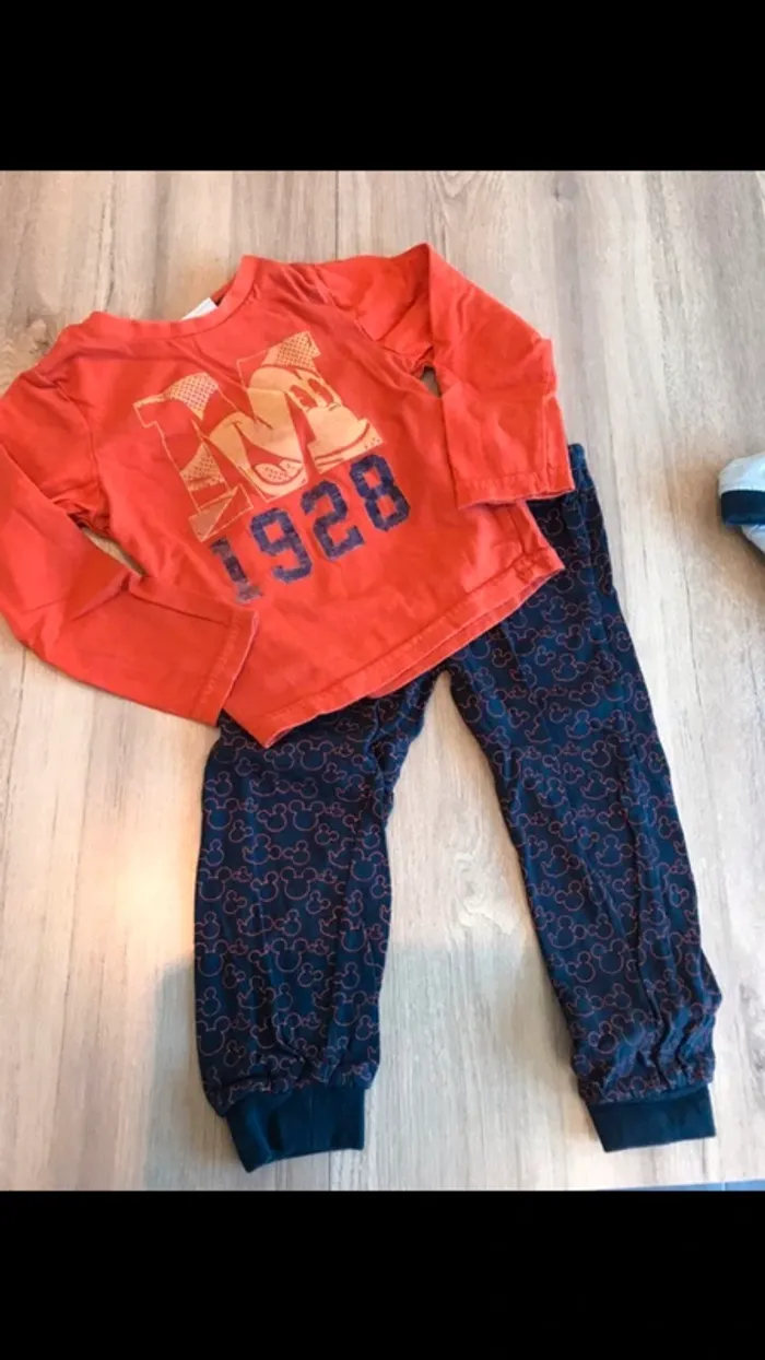 Pyjama Mickey taille 3 ans