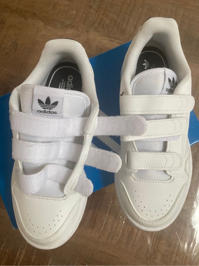 Baskets neuves adidas mixte 33 et demi - photo numéro 8