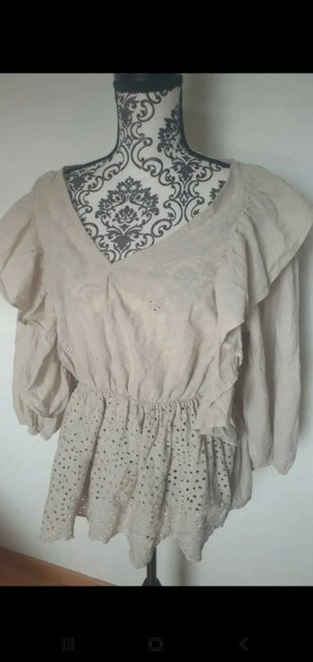 Blouse a volants