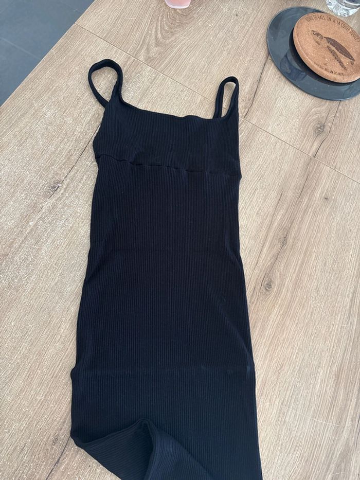 Robe noire moulante