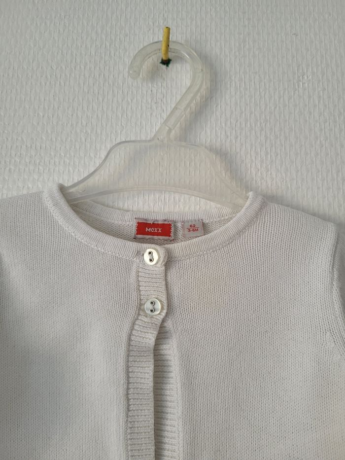Gilet blanc Mexx 3/6 mois TBE - photo numéro 3