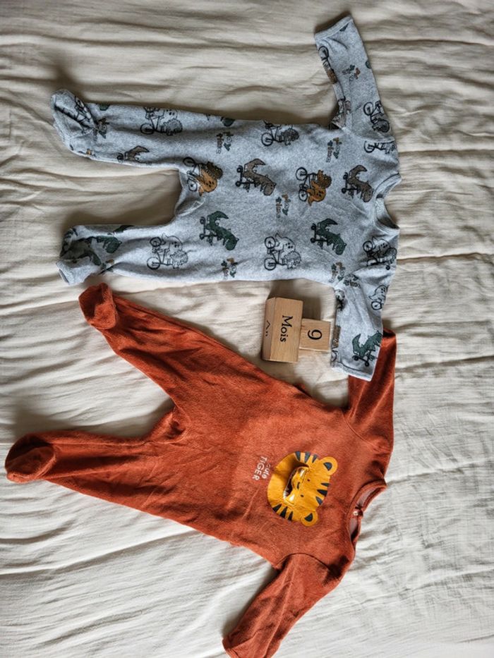 Lot pyjama grenouillère 9M - photo numéro 2