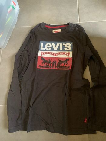 Tee shirt levis