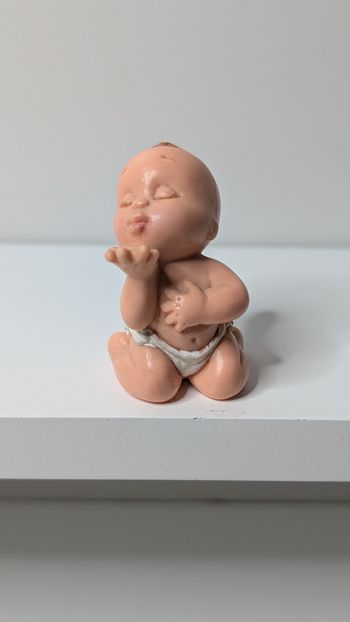 [Magic Diaper] Figurine babies fait un bisou