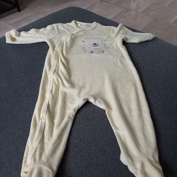 Pyjama jaune pâle
