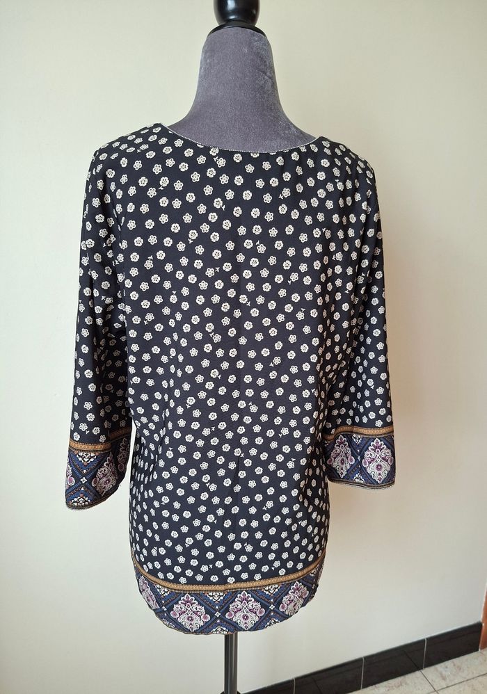 Blouse manches longues noire et petits motifs fleurs beiges taille L - photo numéro 5