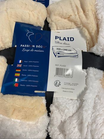 Plaid couverture 220/240 neuf,ultra doux,moumoute