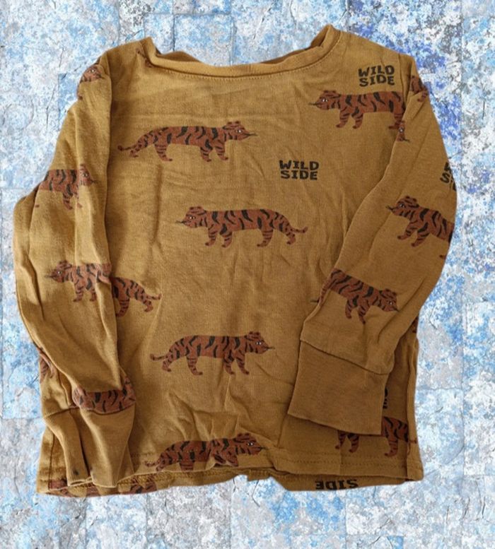 Lot 3 ans. 2 pyjamas Kiabi et un tee-shirt Gap. - photo numéro 9