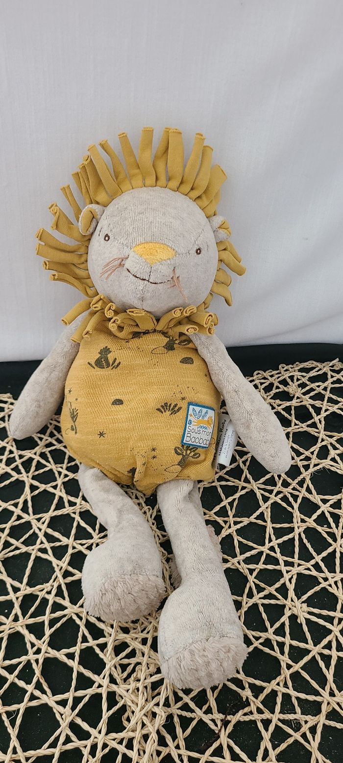 Moulin Roty Sous mon Baobab doudou poupée lion Paprika jaune et gris - photo numéro 4