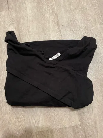 pul col V noir