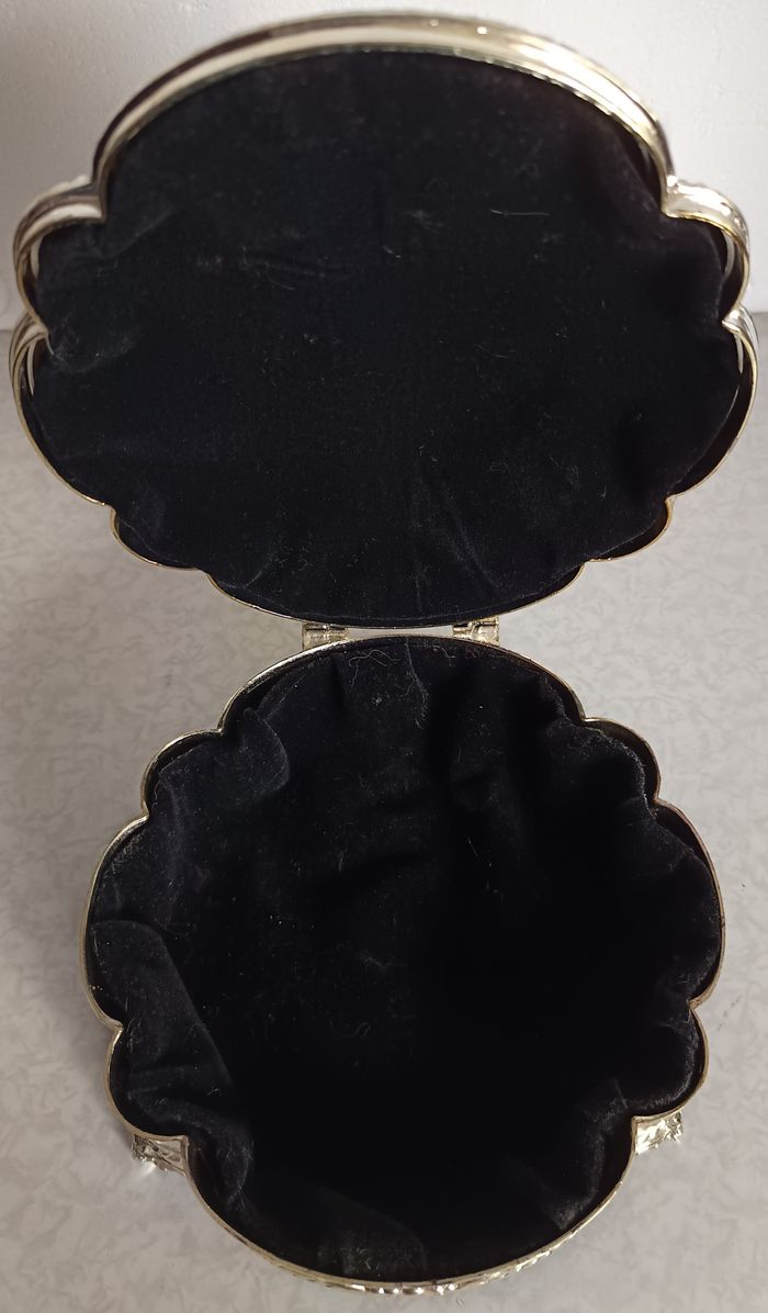 🍀Ancienne Grande boite à bijoux métal argenté ronde diamètre 17cm - photo numéro 4