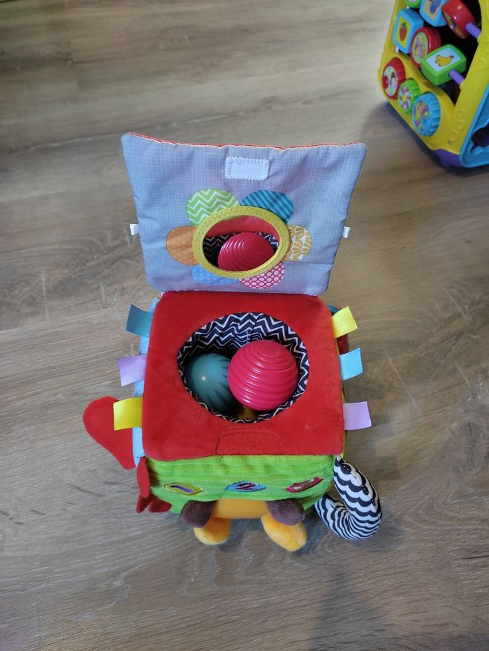 Cube sensoriel Vtech - photo numéro 2