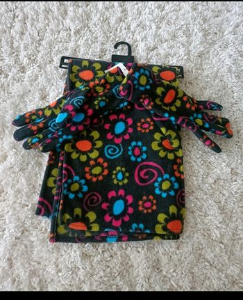 Ensemble écharpe et gants en polaire