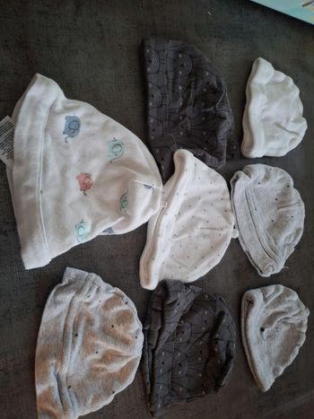 Vends 8 bonnet naissance garçon bébé