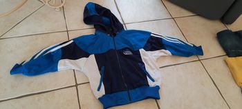 Gillet sweet Adidas taille 6 ans