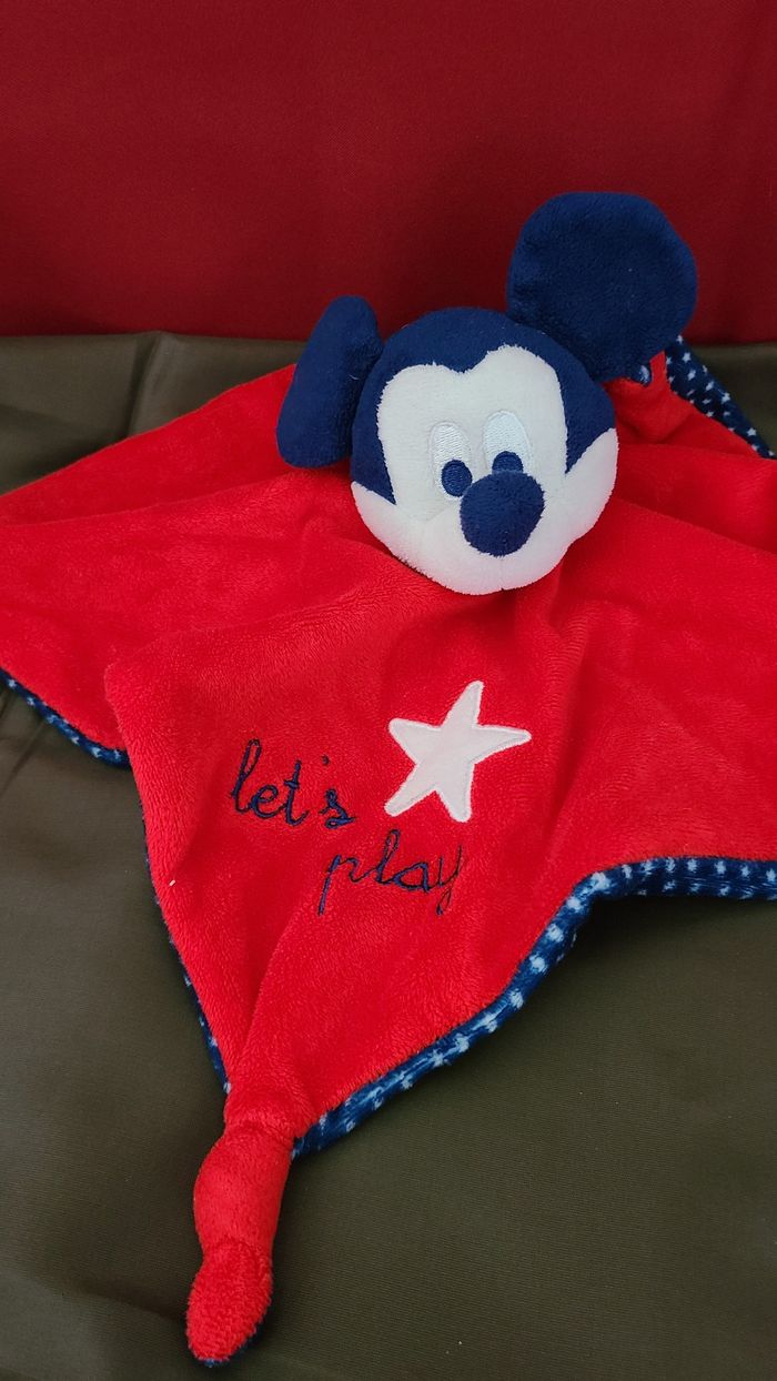 Doudou Souris Mickey Plat Rouge Bleu Etoile Let’s Play NICOTOY DISNEY - photo numéro 2