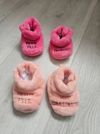 🌟lot de 2 paires de chaussons bebe fille neuf 🌟