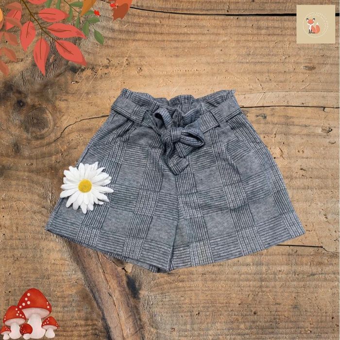 Short fille
