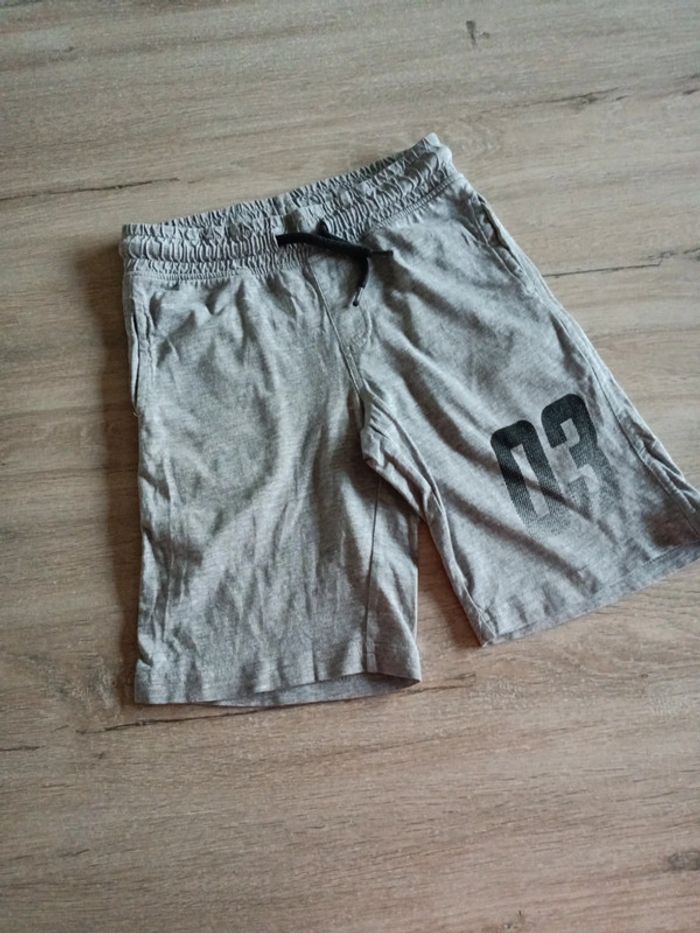 32. Short Palomino 122 - photo numéro 1