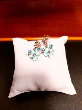 Magnifique paire de boucles d'oreilles style vintage