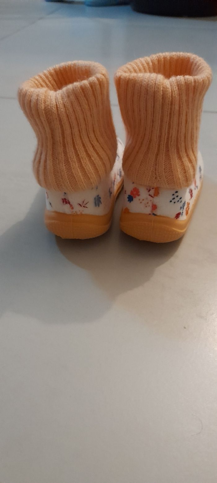 Chaussons fille taille 20 - photo numéro 2
