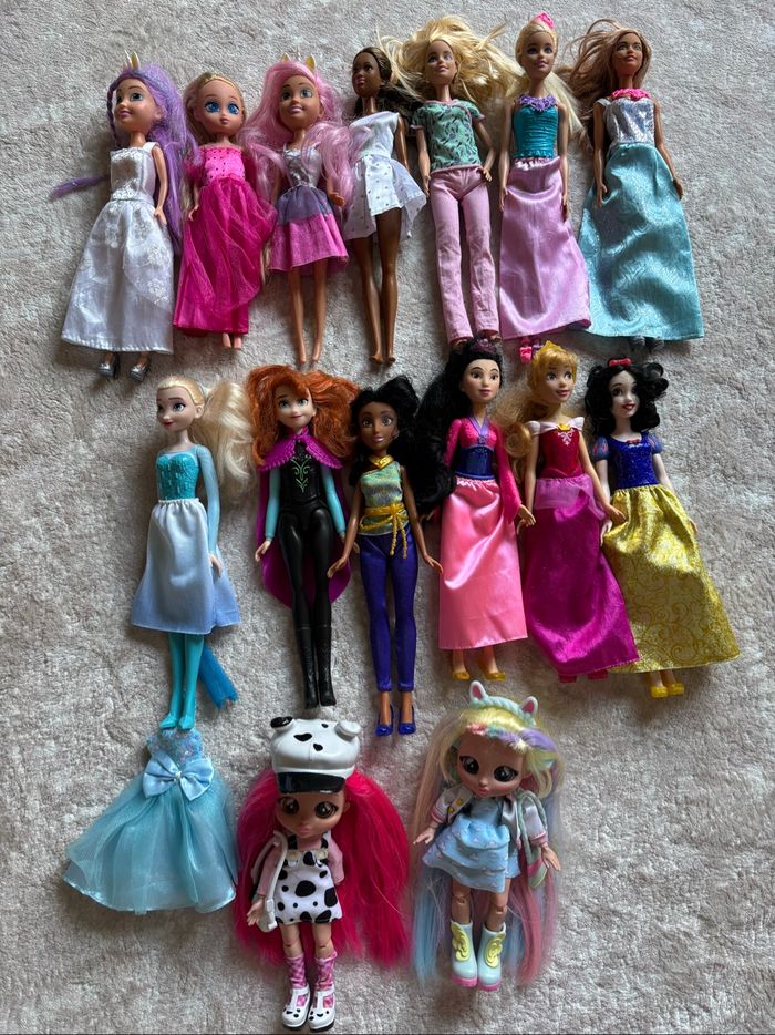 Lot 15 poupées LOL + princesses Disney + barbies