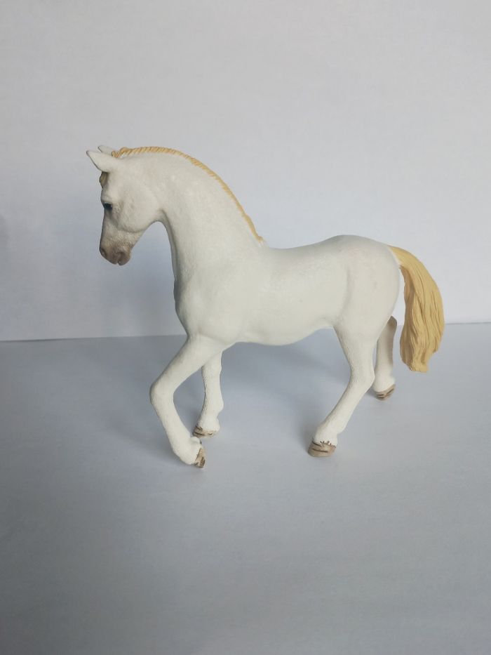 Figurine animaux cheval blanc marque schleich - photo numéro 2