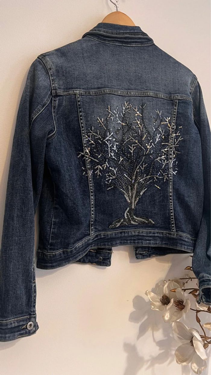 Superbe veste en jean dessin en sequins au dos 🤍🤍 - photo numéro 11