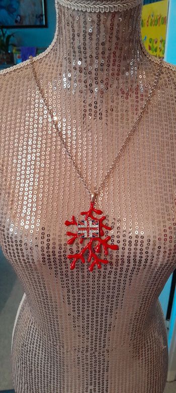 Collier ĺonfon sur corail