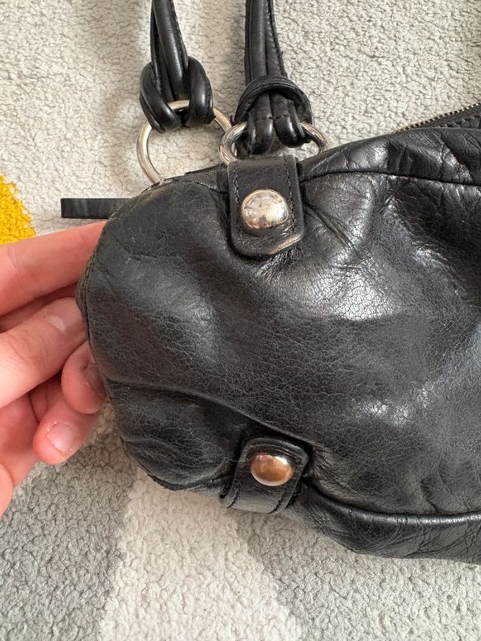 Sac à main en cuir Coccinelle couleur noir - photo numéro 7