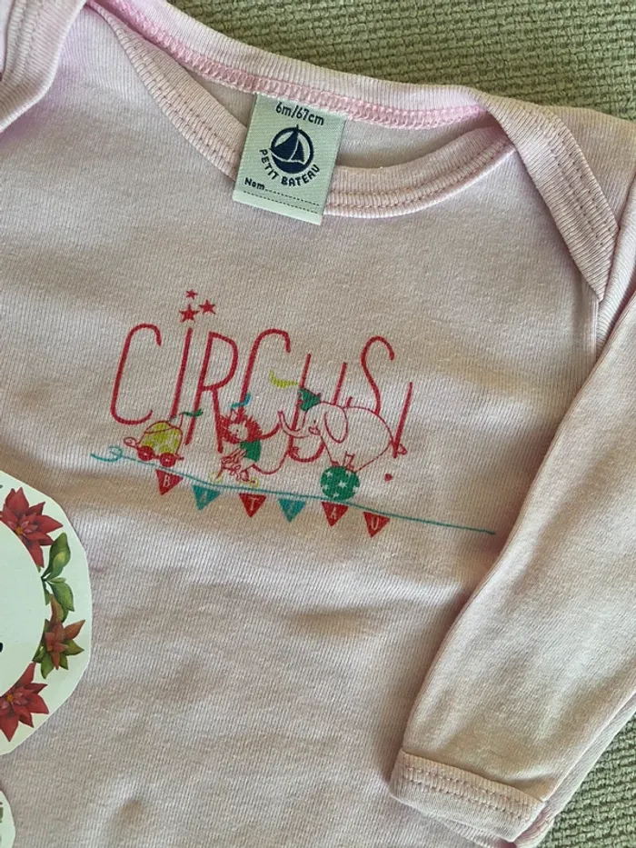 Body Petit Bateau taille 6 mois manches longues - photo numéro 2