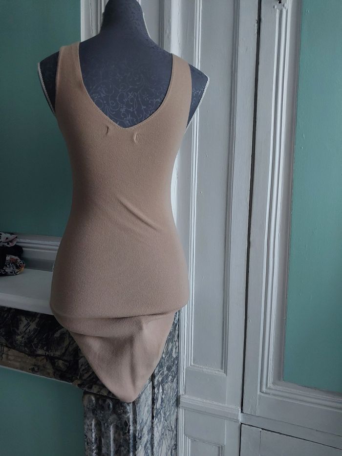 L ensemble veste et robe moulante - photo numéro 4