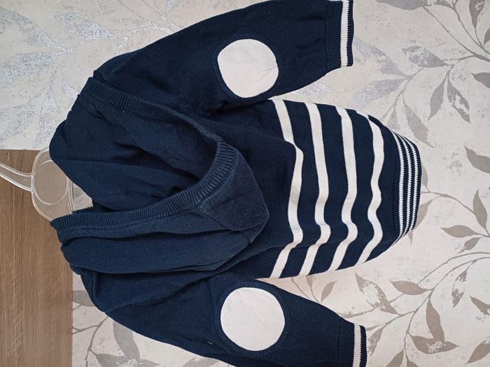 2 gilets zippés à capuche pour garçons Taille 12 mois - photo numéro 4