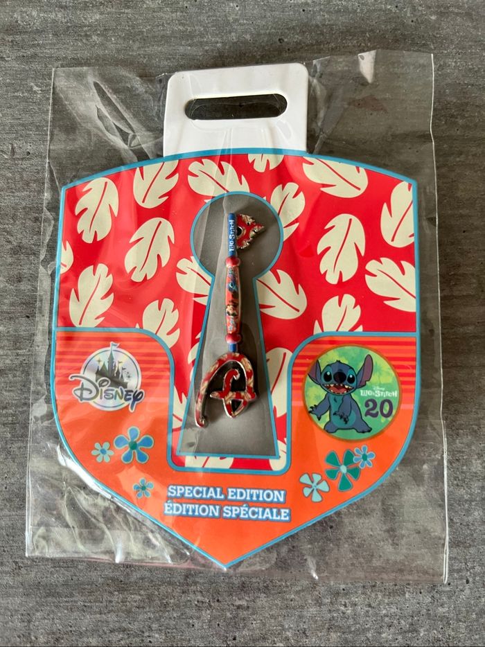 Clé pin’s édition collector Stitch