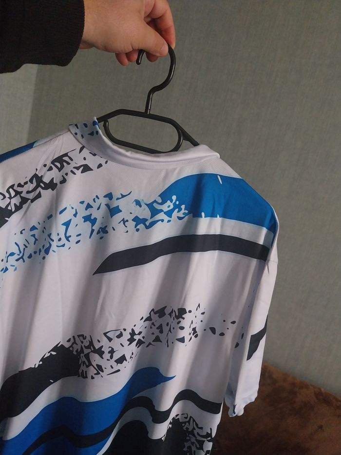 Polo tout neuf jamais porté. - photo numéro 6