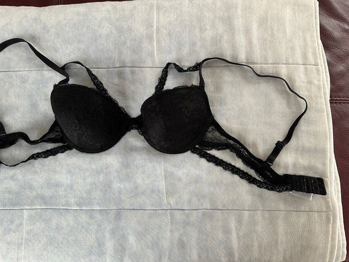 soutien gorge noir miss emma taille 85B avec bande dentelle devant - photo numéro 3