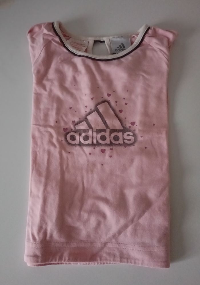 Tee-shirt , 3 ans ,manches longues , coton rose ,blanc et paillettes , Adidas . État neuf - photo numéro 10