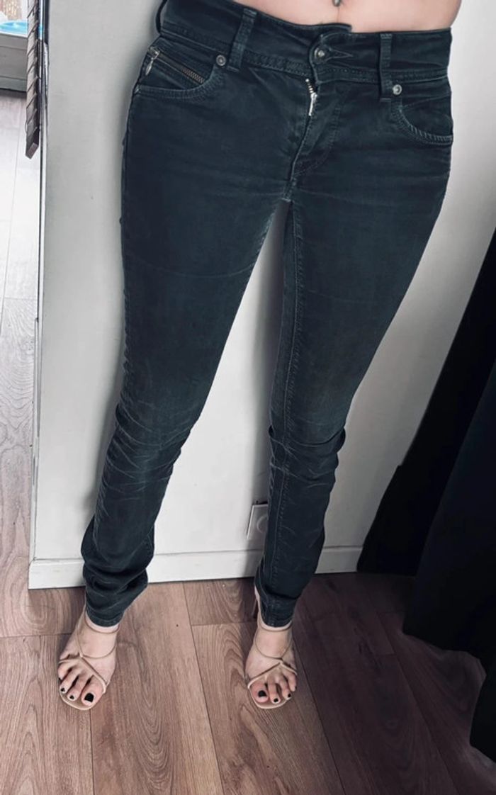 👖 Jean noir taille regular slim taille 24 (taille 34 XS) #pepejeans - photo numéro 5