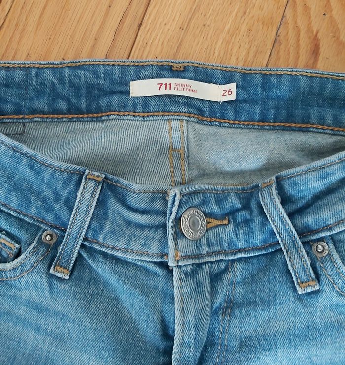 Jean Levi's 711 - photo numéro 3